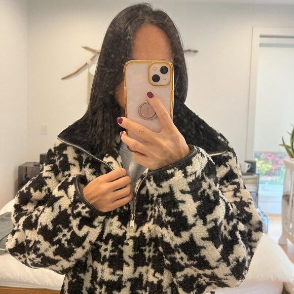 Brunette The Label Oversized 1/2 Zip Sherpa Sweater Houndstooth fleece pullover - Picture 3 of 5
